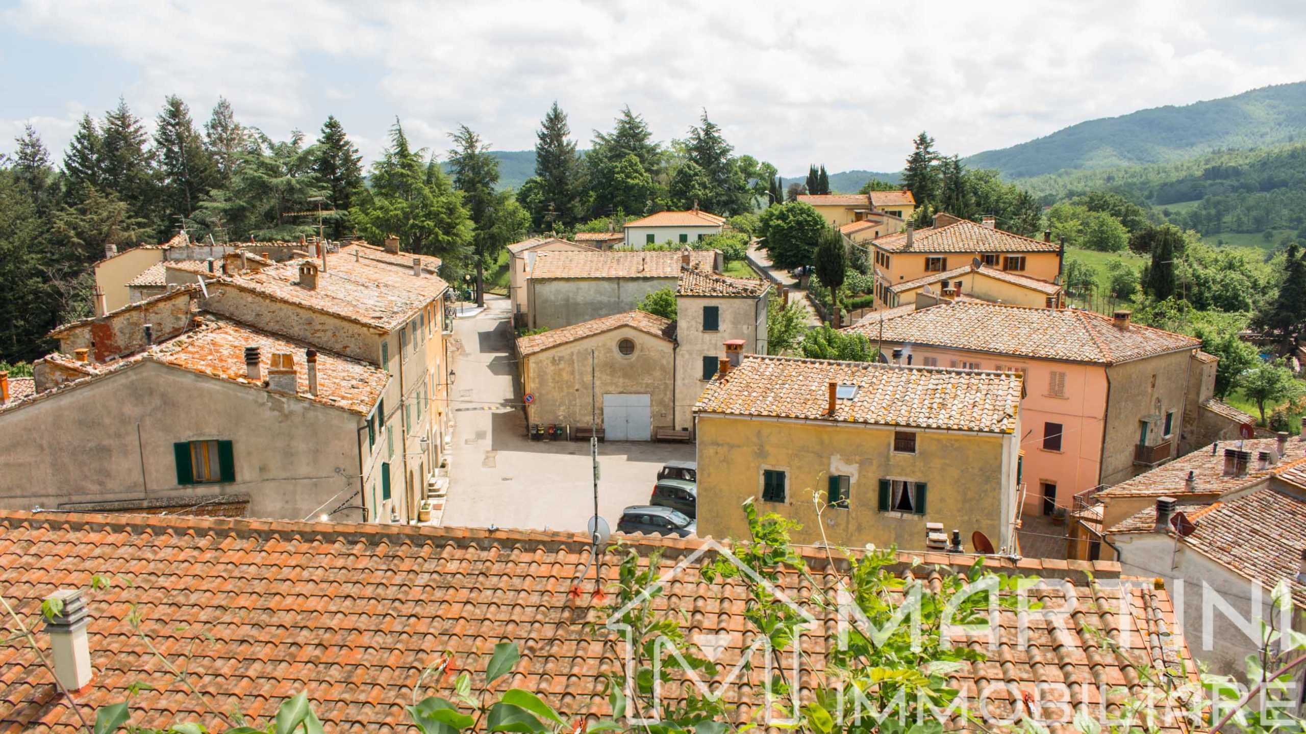 Casa in Vendita in un Piccolo Paese Toscano