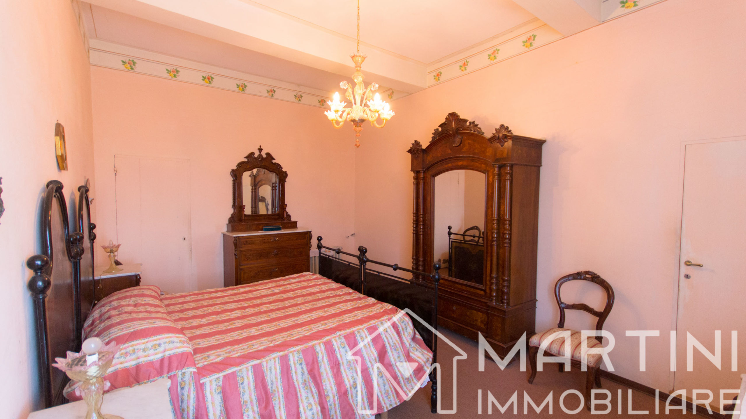 Historical Palace for Sale in the Beautiful Tuscany