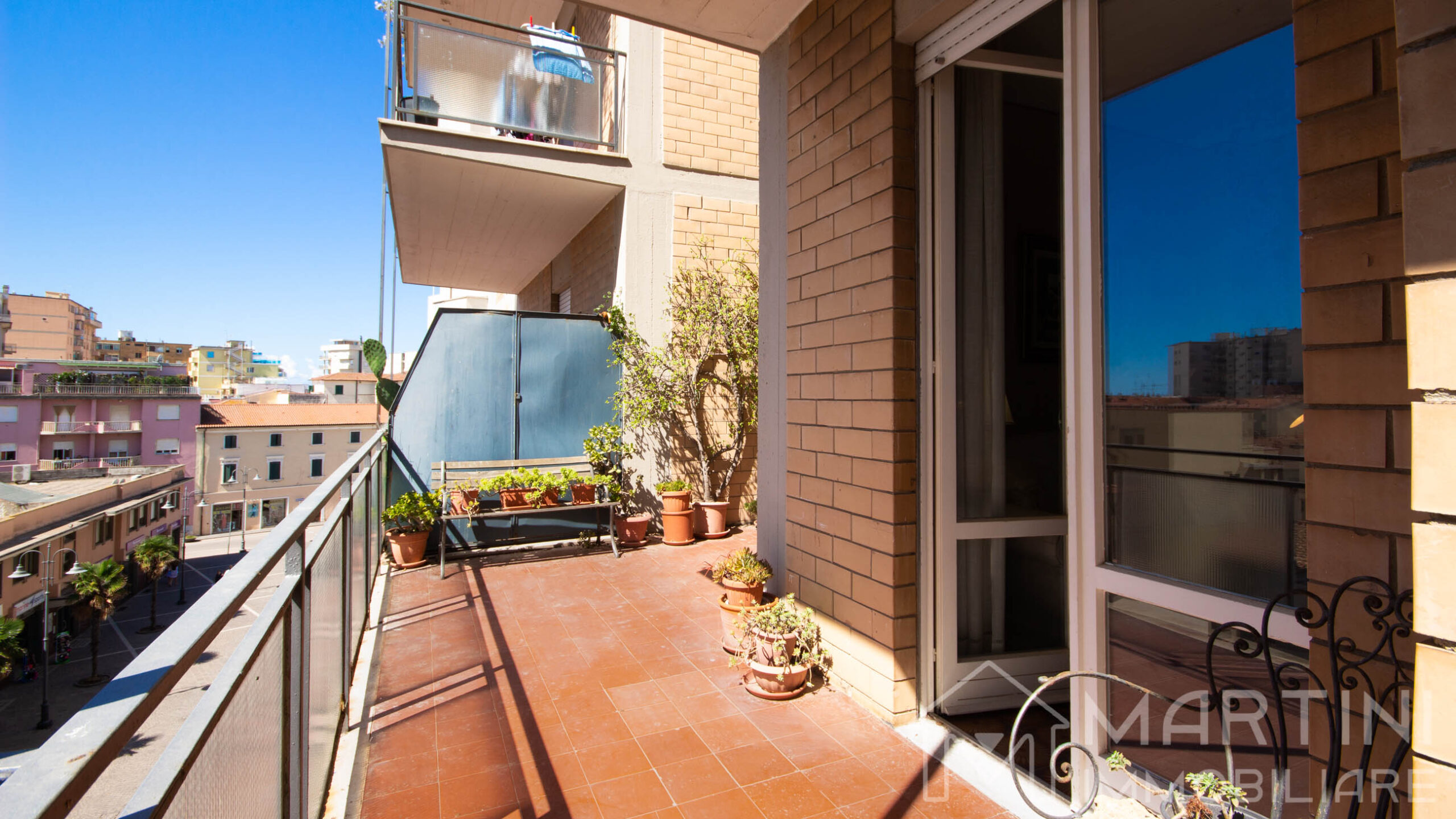 Apartment in Follonica with Terrace and Garage