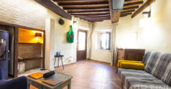 Rustic-Style Apartment with Balcony