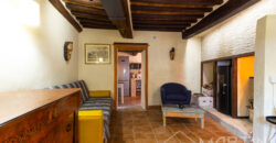 Rustic-Style Apartment with Balcony