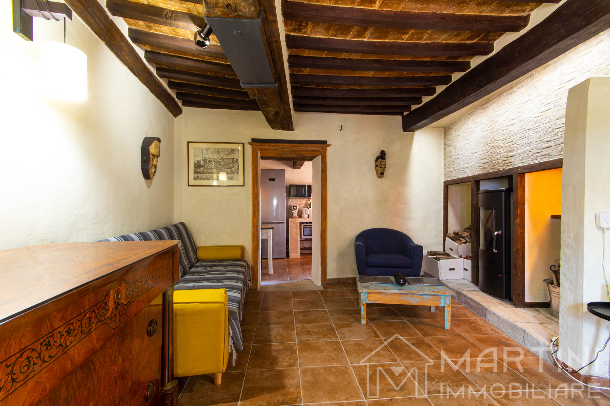 Rustic-Style Apartment with Balcony