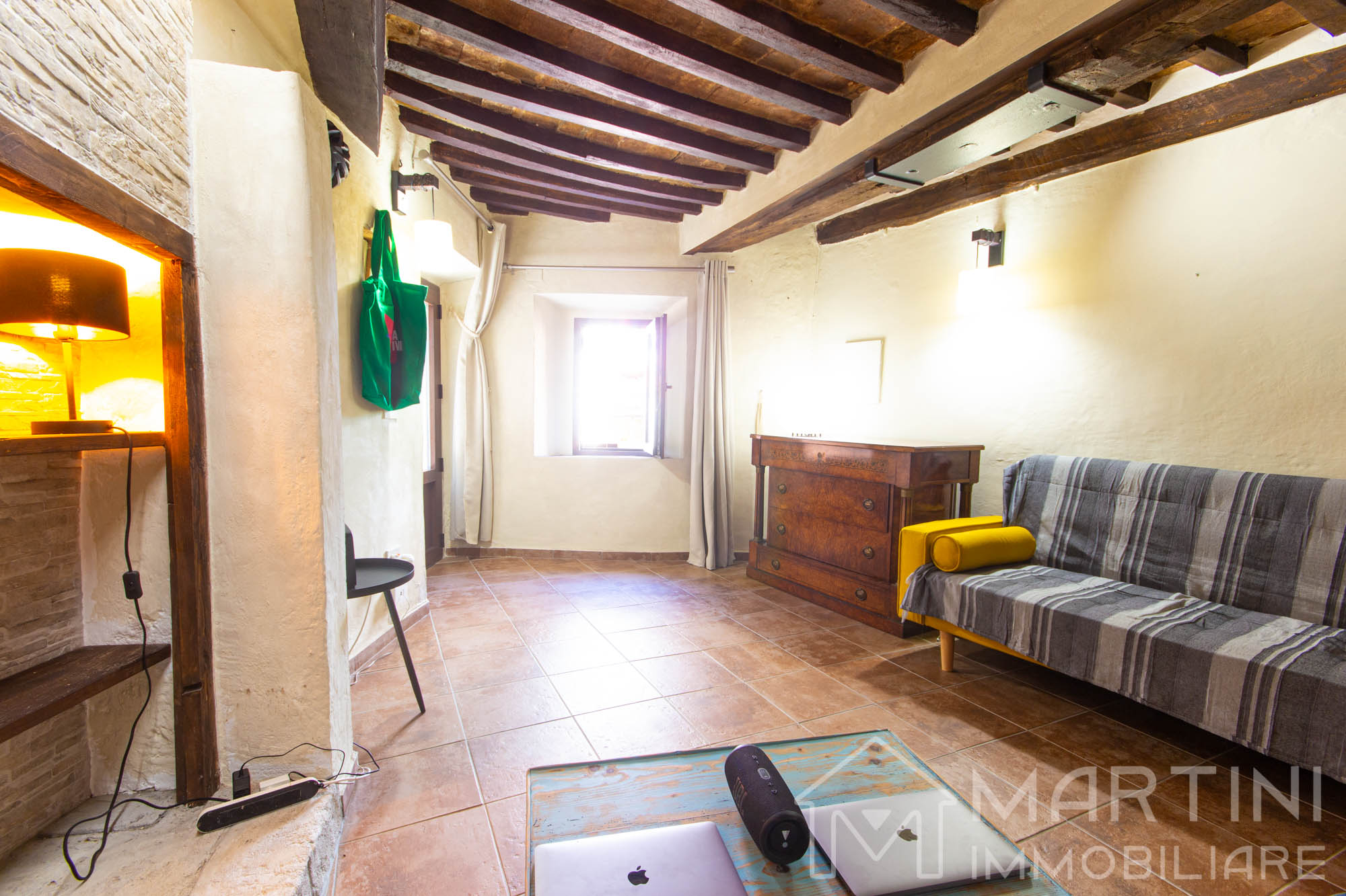 Rustic-Style Apartment with Balcony